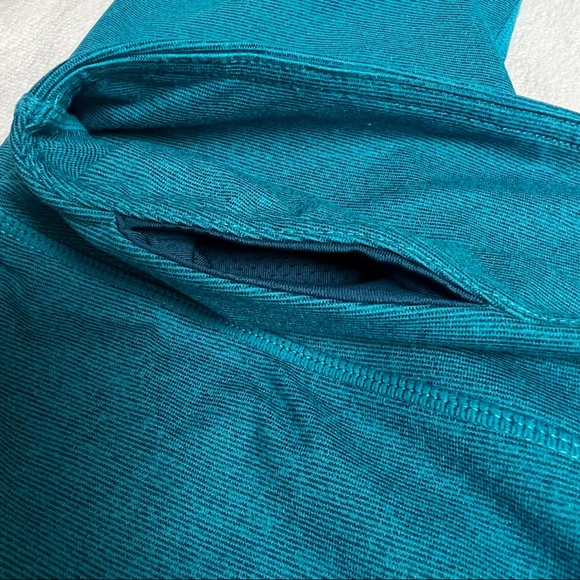 Fabletics Teal Stretchy Leggings with Phone Pocket - Picture 7 of 7